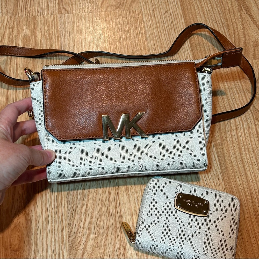 Michael Michael Kors Fulton Flap Crossbody and Wallet